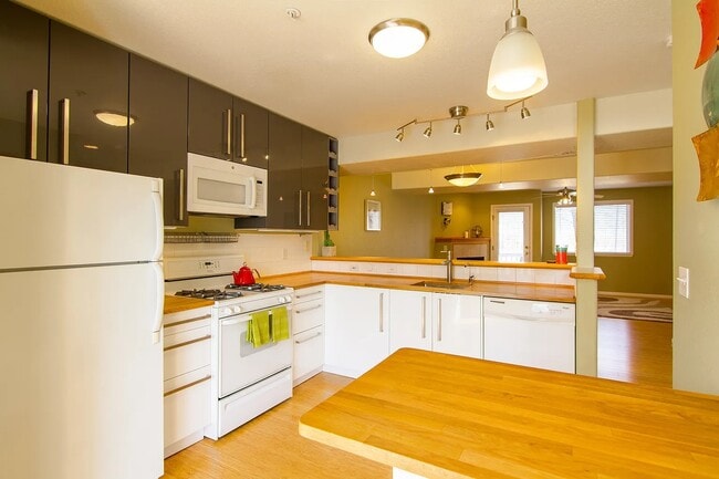 Building Photo - 4973 Noble Park Pl Rental