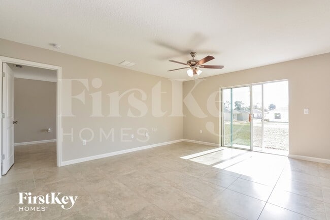 Photo - 610 Lindbergh Wy