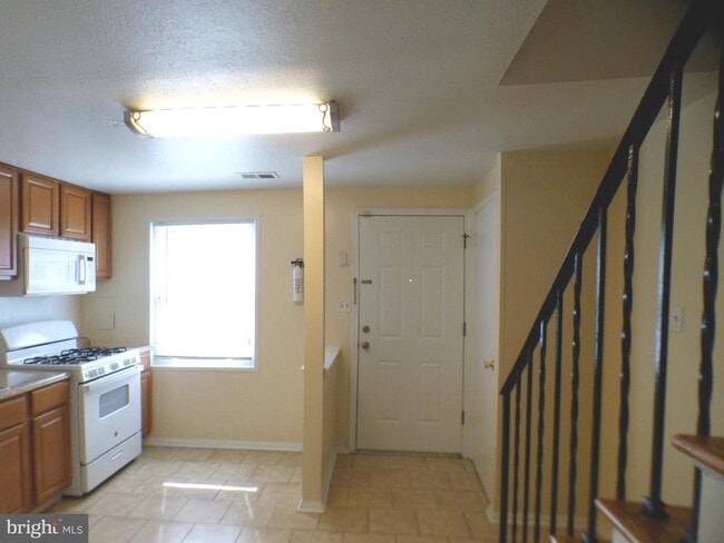 Photo - 1769 Village Green Dr