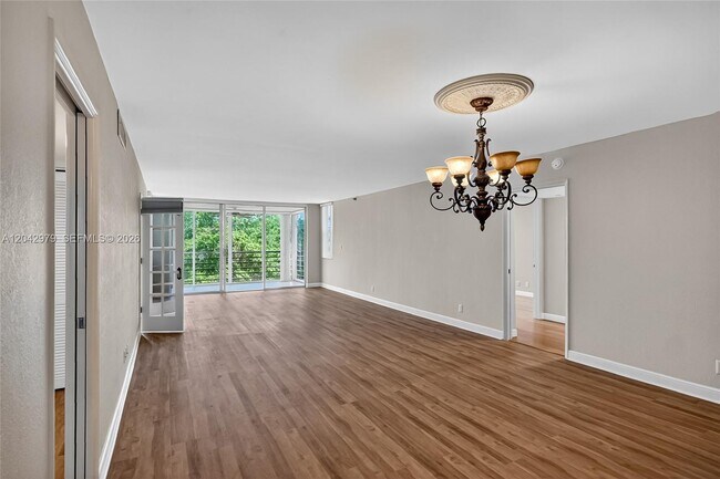 Photo - 4015 W Palm Aire Dr Unidad 502
