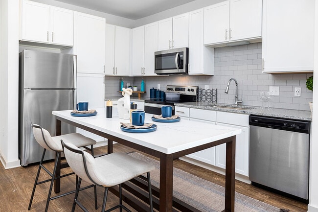 Photo - Novo Stockbridge