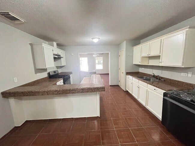 Photo - 11815 Mohawk Dr Townhome