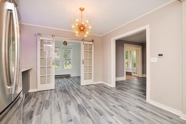 Photo - 408 15th Ave SW