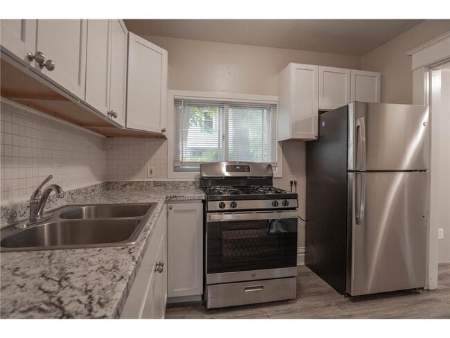 Photo - 1333 E Pacific St