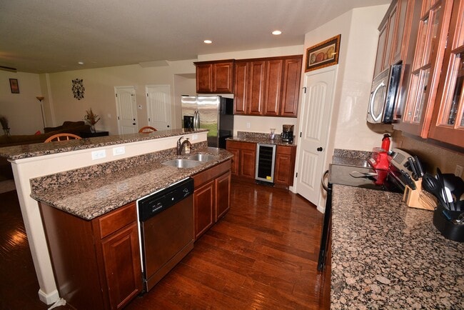 Photo - 6661 Alliance Loop