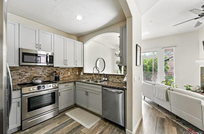 Photo - 2100 N Humboldt St Unidad 208