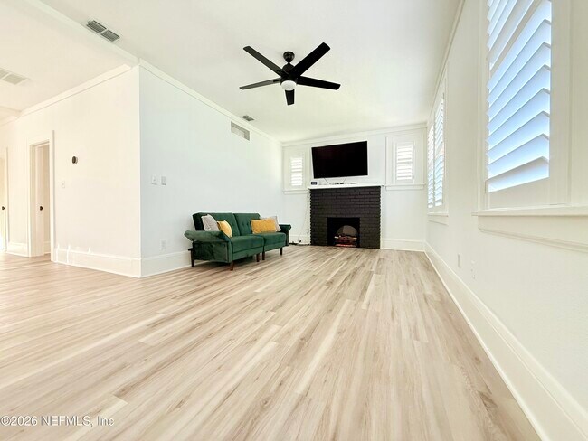 Photo - 2648 Ernest St