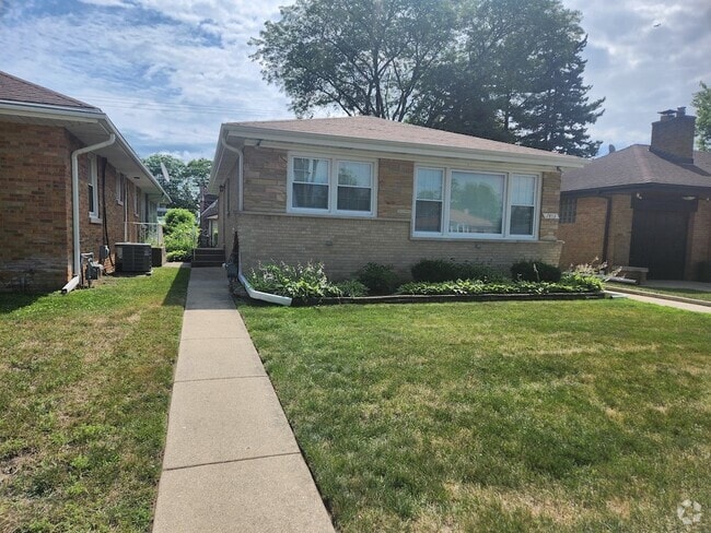 Building Photo - 7453 N Karlov Ave Rental