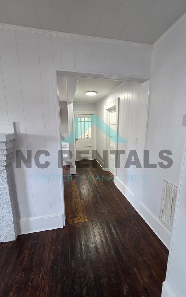 Photo - 204 N 6th Ave