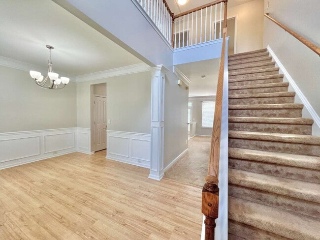 Photo - SPACIOUS 3 BEDROOMS!
