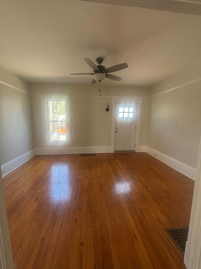 Photo - 1418 Winchester Ave