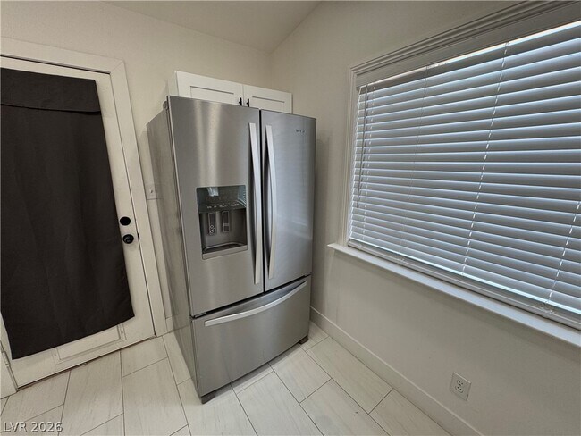 Photo - 150 Metropolitan Dr