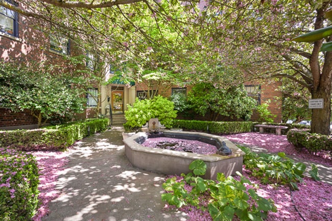 Astor Court Apartments