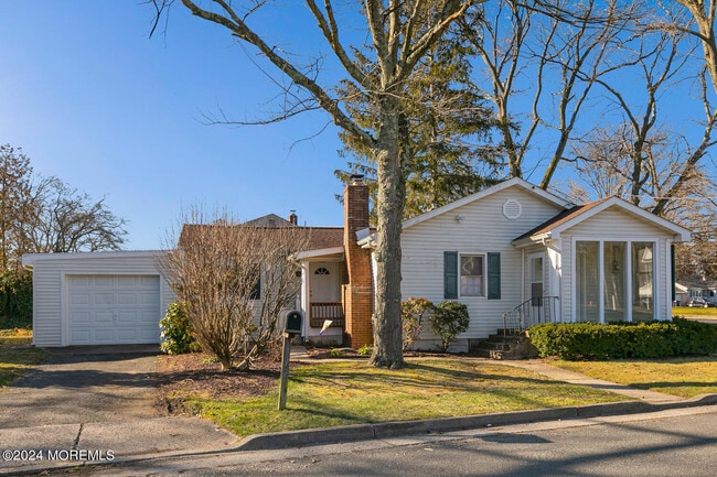 Photo - 717 Harmony Rd House