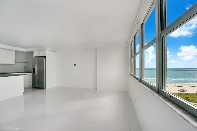 Photo - 6039 Collins Ave Unidad 1222