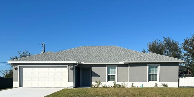 NEW construction 4/2 home Cape Coral - NEW construction 4/2 home Cape Coral