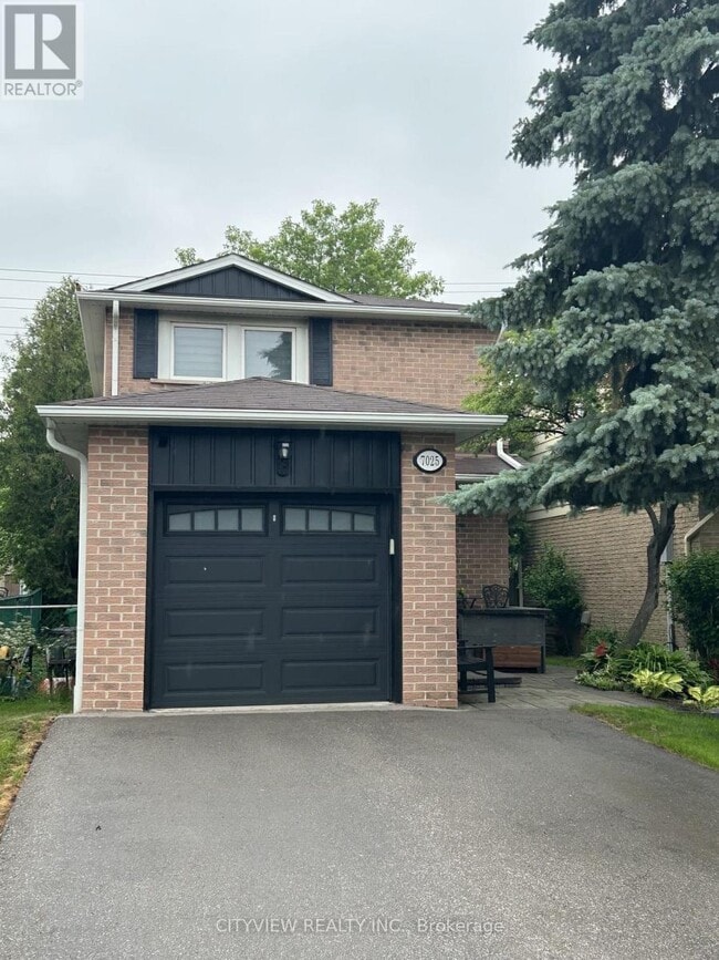 Photo - 7025 Hickling Crescent