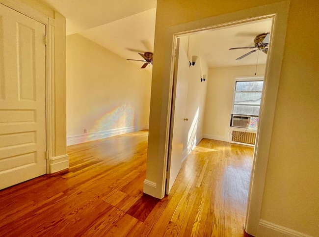 Building Photo - 22 W 68th St Rental