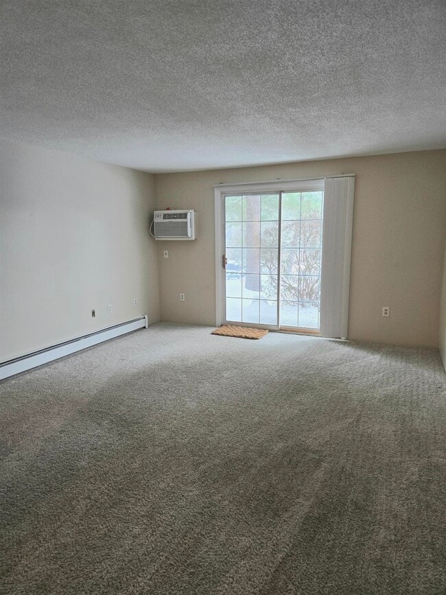 Photo - 3 Autumn Leaf Dr Unidad 14