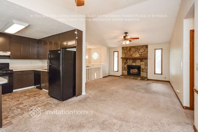 Photo - 775 Bridgewater Way SE