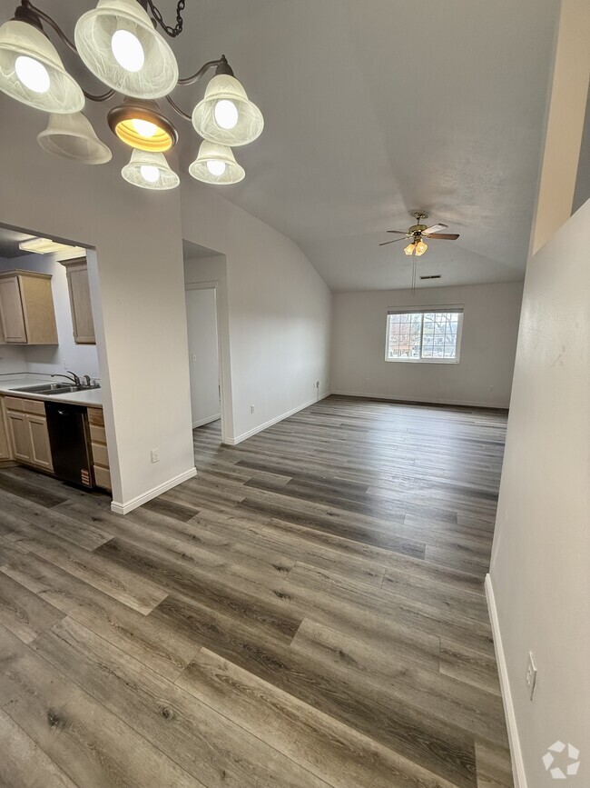 Building Photo - 937 S 250 W St Rental