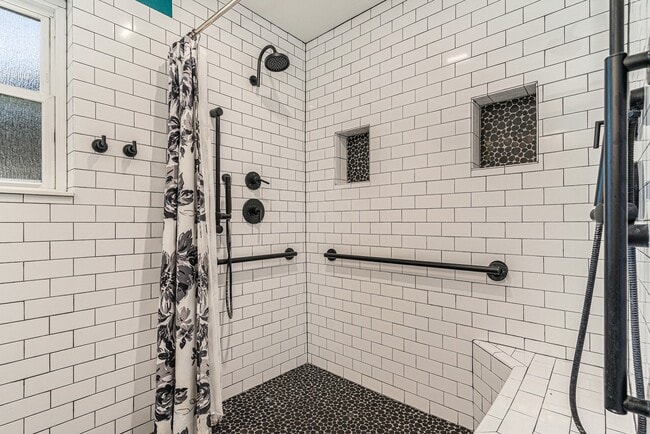 Photo - 1602 Loch Lake Dr