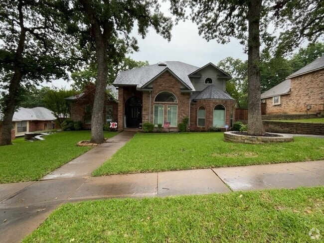 Building Photo - 3909 Meadow Dr Rental