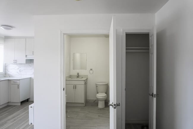 Building Photo - 630 Cummings Ave Unit 104