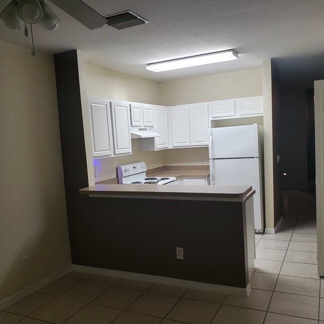 Photo - 1243 Charlesworth Dr