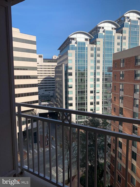 Photo - 7500 Woodmont Ave Unidad S1113