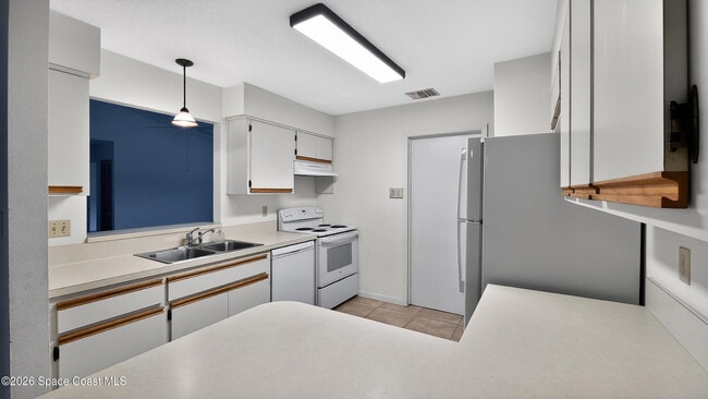 Photo - 1141 Mast Ct SE
