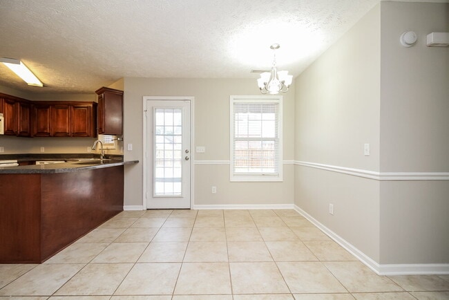3033 Mesquite Dr