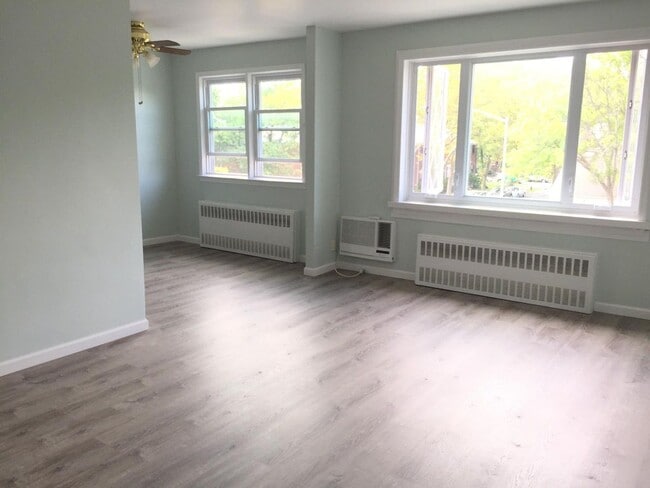 Building Photo - 16902 19th Ave Unit 3 Rental