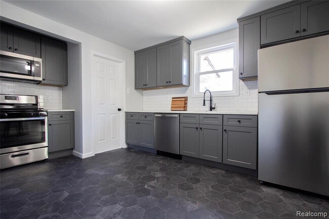 Photo - 1308 E Milton Ave