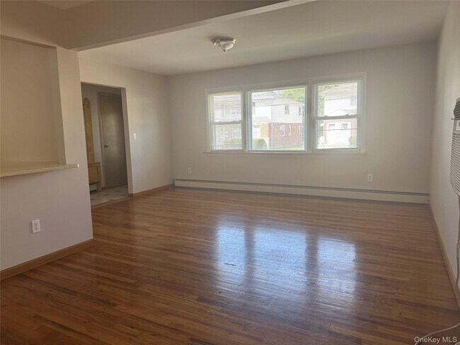 8 Miriam St