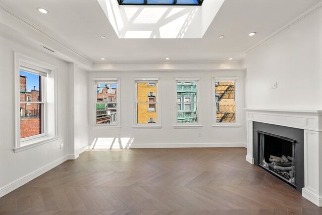 Building Photo - 116 Myrtle St Unit PH1 Rental