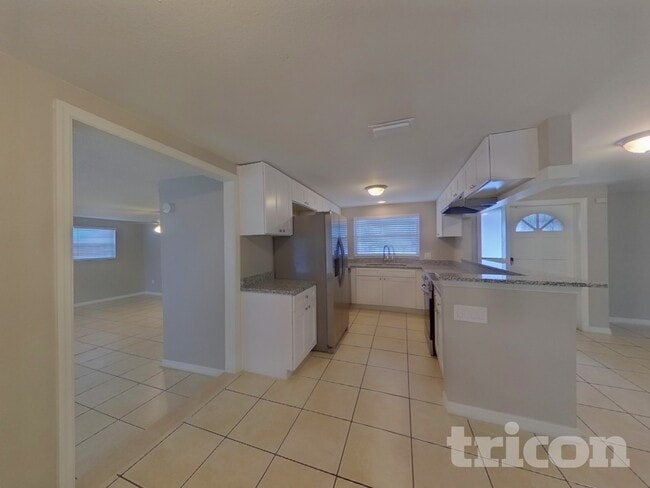 Photo - 5811 Oxford Dr