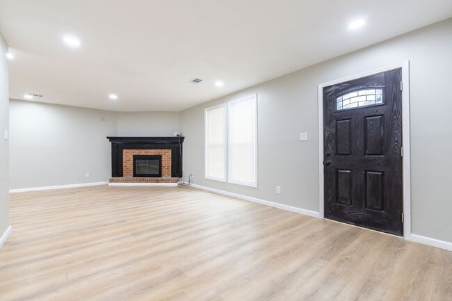 Photo - Stone Mountain 3 Bed/2Ba Gem!