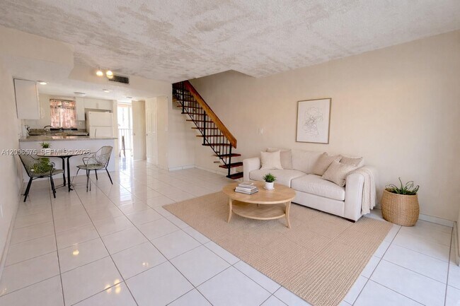 Building Photo - 8870 Fontainebleau Blvd Unit 409