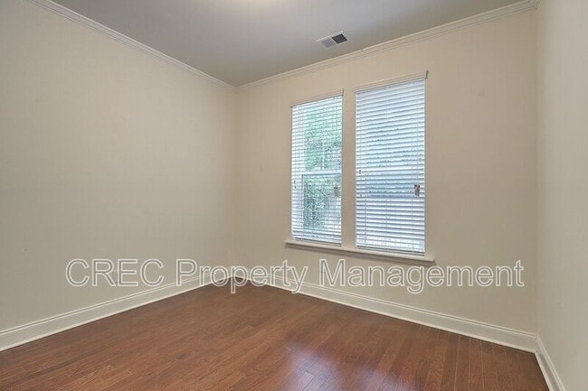 Photo - 1259 Dingle Rd