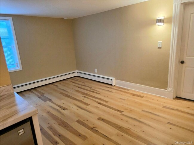 Photo - 559 NY-32 Unit Apt 2
