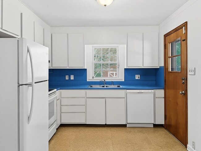 Photo - 6909 Justice Dr