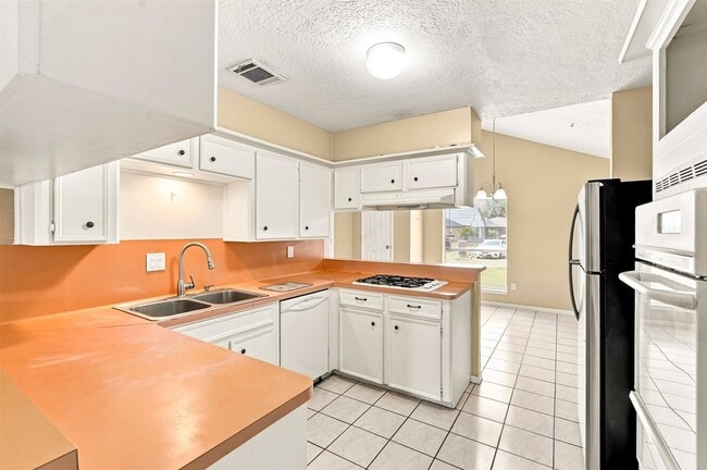 703 Conestoga Cir
