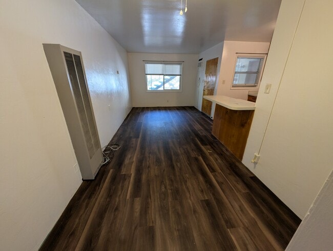 Photo - 220 W 1st Ave Unidad B