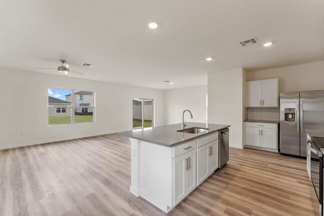 Stylish 4-Bedroomf in Summerly, Saint Cloud - Minutes from Lake Nona. Available after August 10!