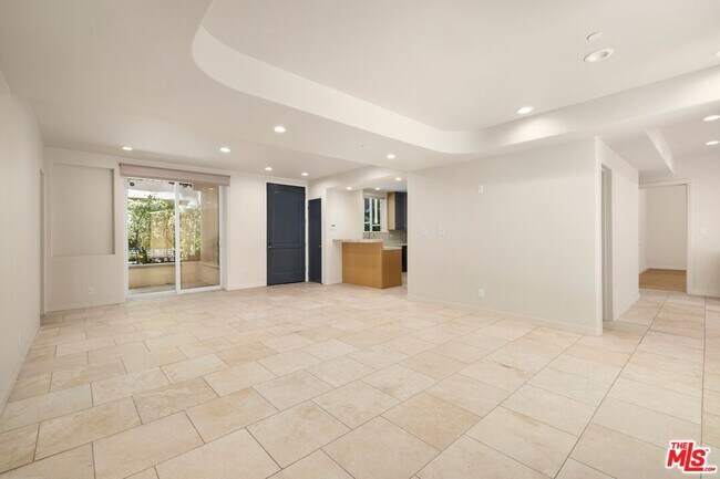 16123 Sunset Blvd Unit 105