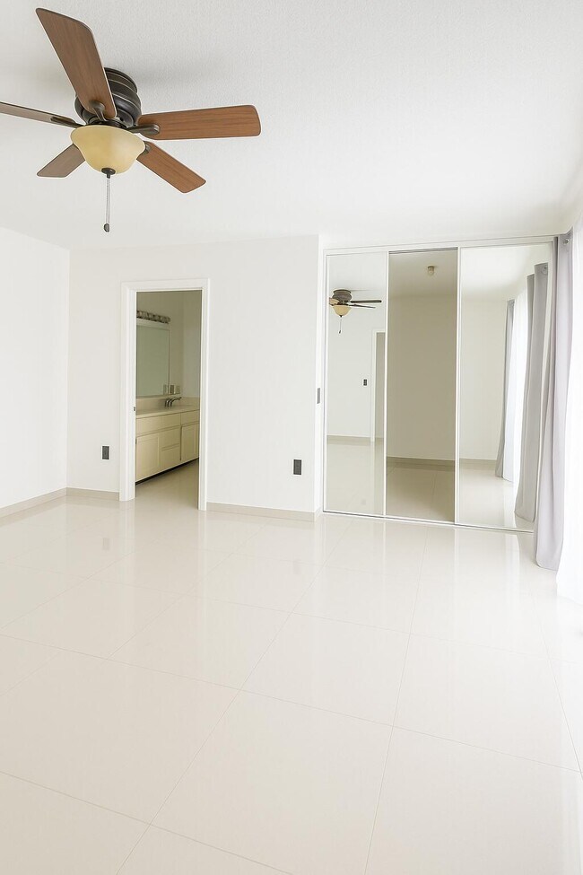 Photo - 728 Mill Valley Pl