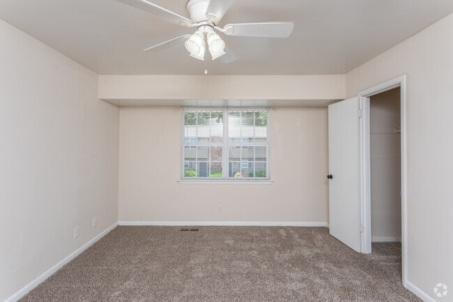 2BR, 1.5BA - 1,100 SF
