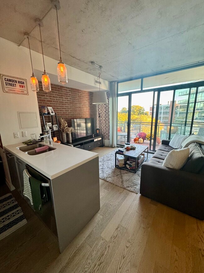 Photo - 1290 Dundas St E Unit 510