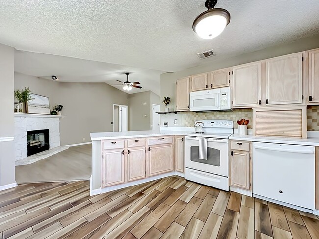 Photo - 341 Hickory Hollow Dr N